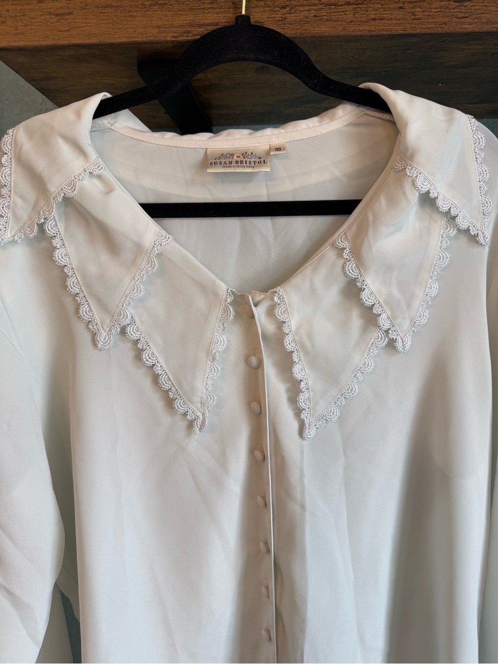 Vintage Susan Bristol Ivory Lace Trim Oversized Collar Blouse